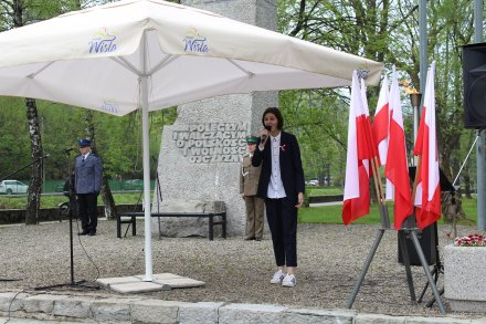 Śpiewa Martyna Kawulok z SOM